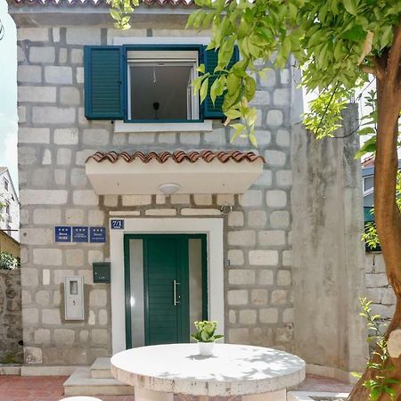 Apartments And Rooms Stone House สปลิท ภายนอก รูปภาพ